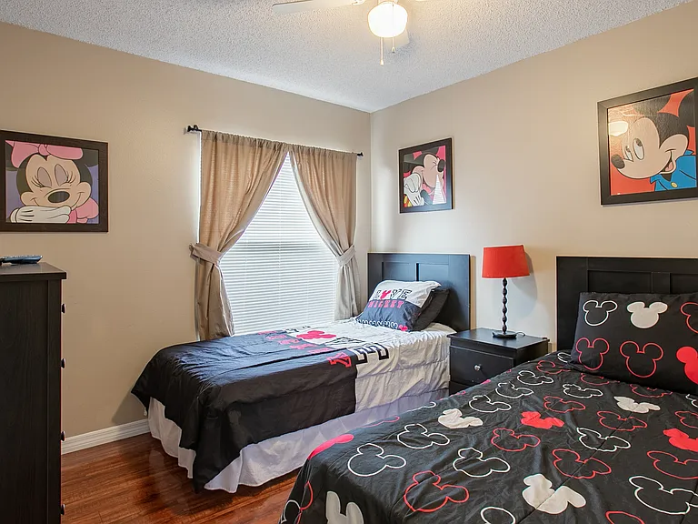 7802 Laurel Oak Ln — Photo 10