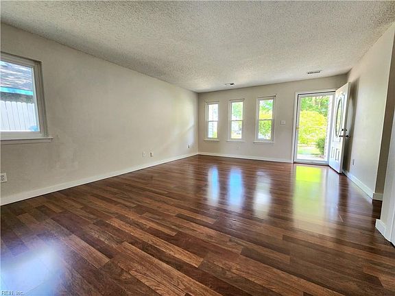 4th image of 921 Appleby Ct