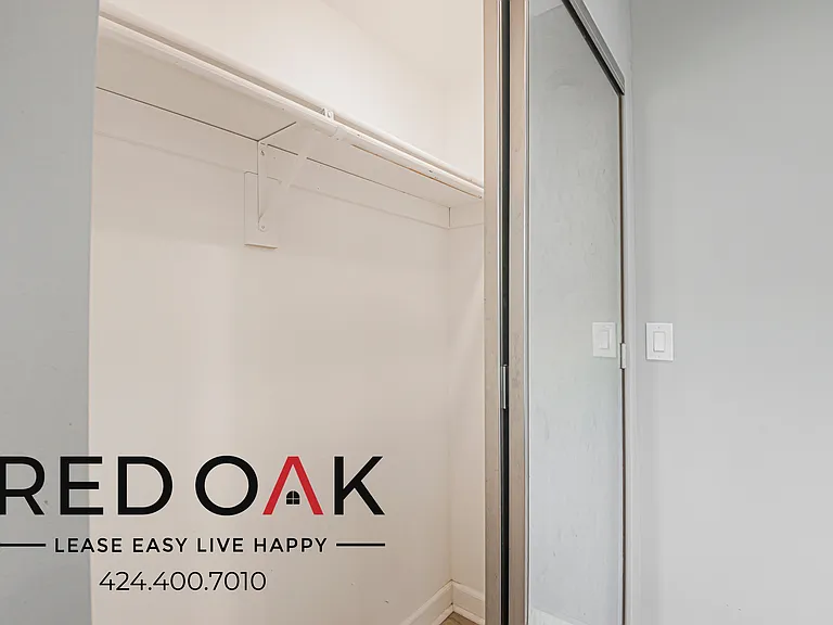 923 W 75th St #927-3/4 — Photo 12