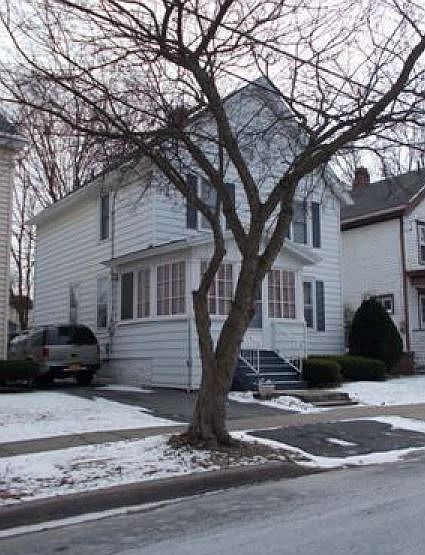 2nd image of 318 Expense St