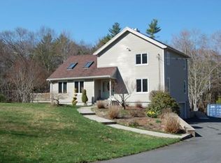 409 High Hill Rd, Dartmouth, MA 02747