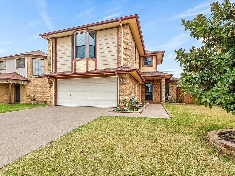 1110 Carrington Ct — Photo 5