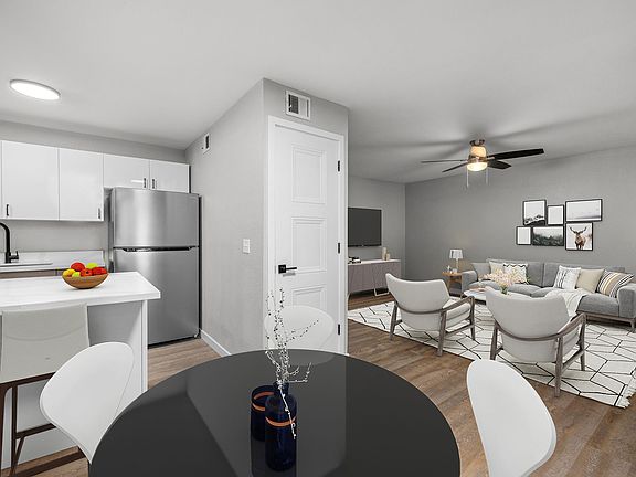 3rd image of 50 Devon Ct #B-6