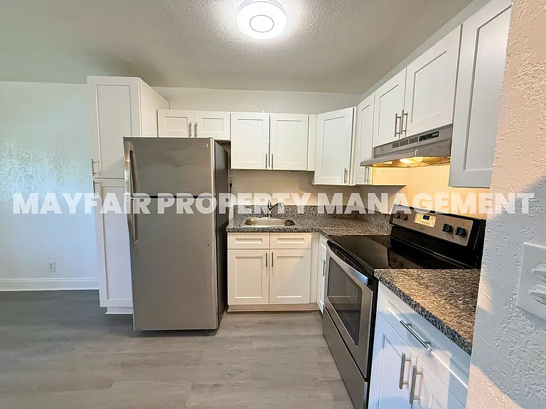 240 SW 8th St #2 — Photo 6