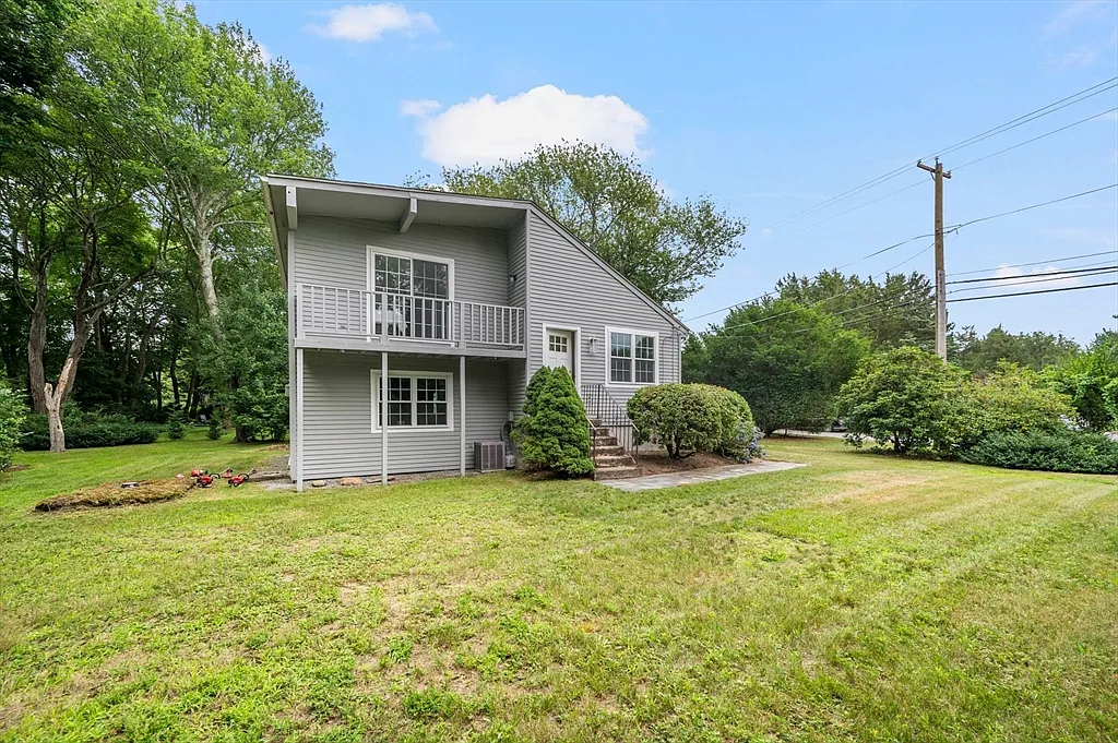 2 bed, 2.0 bath, 832 sqft, $3,500 — Photo 2