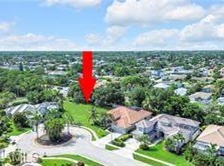658 Soliel DR, NAPLES, FL 34110