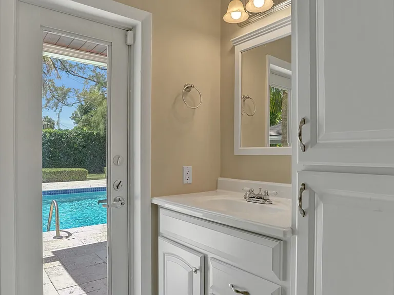 248 Codrington Dr — Photo 63
