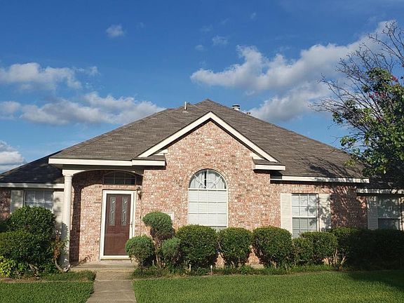 2nd image of 924 Hillrise Dr