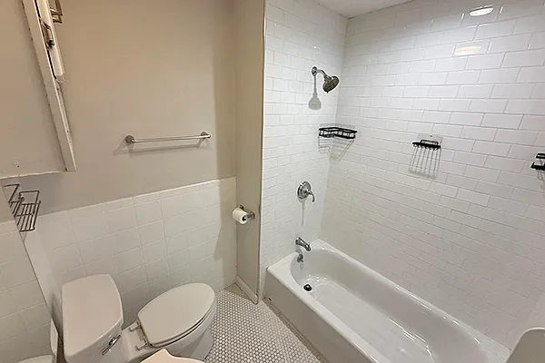 164 Broadway #2F — Photo 8