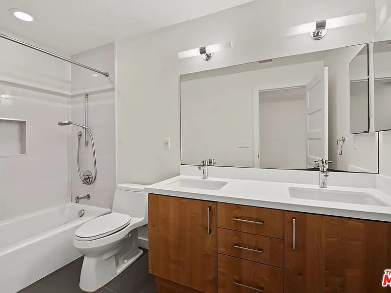 175 Barlock Ave — Photo 28