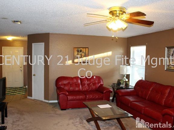4th image of 1430 Eastview Dr