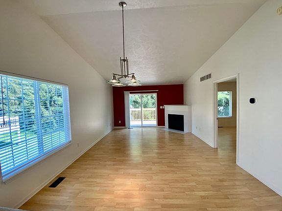 2nd image of 2644 Weatherby Hills Dr SE