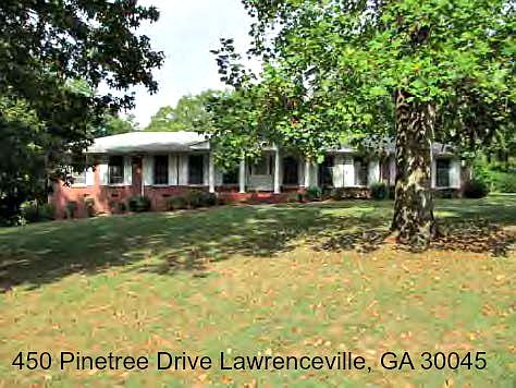 1st image of 450 Pine Tree Dr