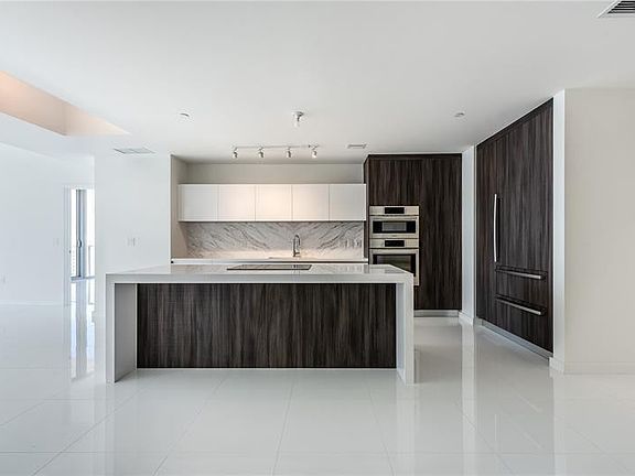 2nd image of 851 NE 1st Avenue #1912
