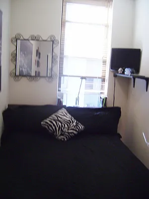 Rented by Perry Associates NYC Inc | media 32