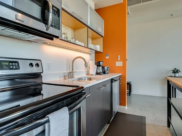 2115 Yeaman Pl #403 — Photo 12