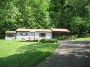 617 Ridge Ave NE, New Philadelphia, OH 44663