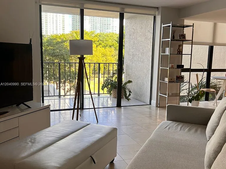 18181 NE 31st Ct #305 — Photo 3