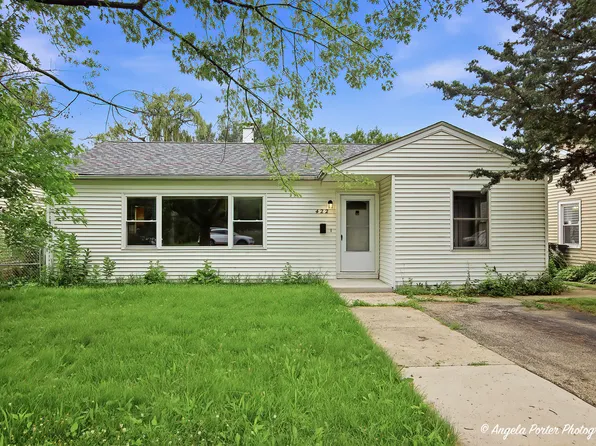422 E Oak St, Mundelein, IL 60060