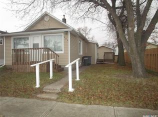 206 3rd AVENUE E, Assiniboia, SK S0H 0B0