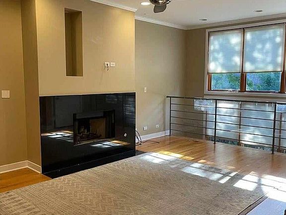 3rd image of 859 N Paulina St #1
