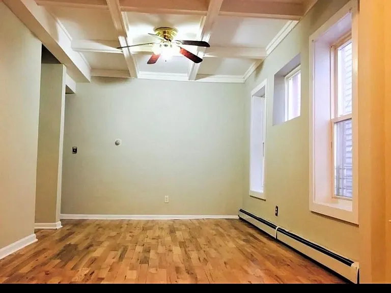 161 S 10th St #3L — Photo 8