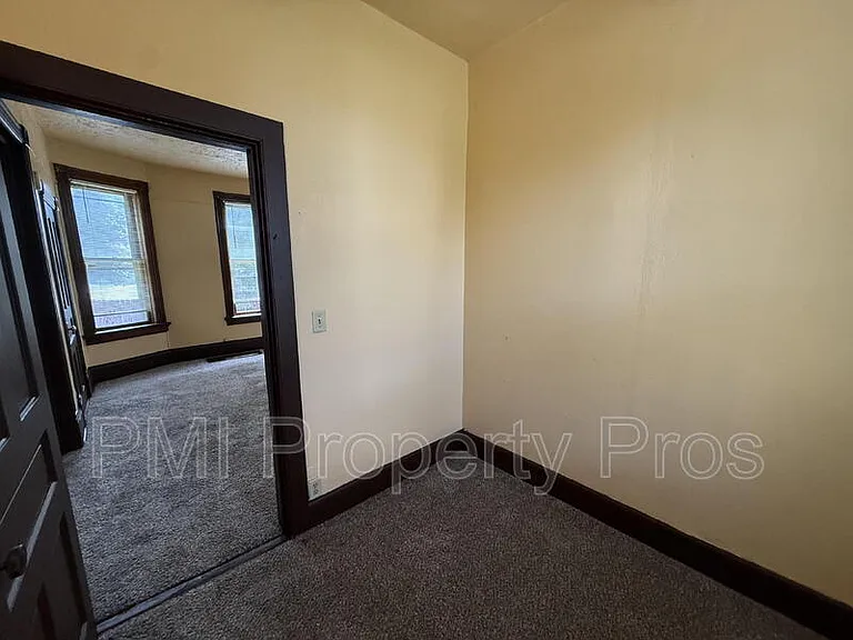 2439 N Dr William Finlayson St — Photo 5