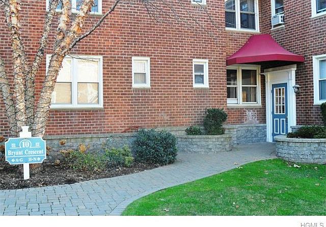 1st image of 8 Bryant Cres APT 2A