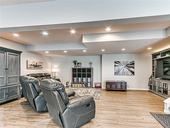 5th image of 1113 Sand Cherry Ln