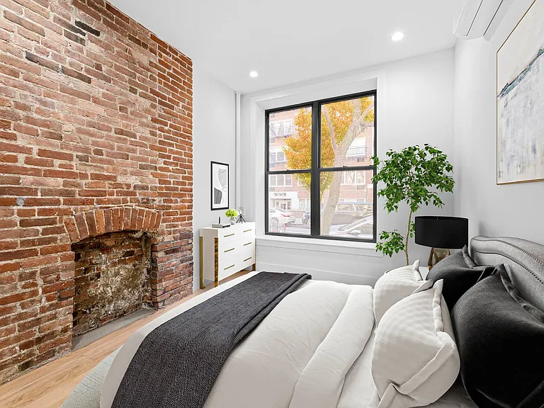 145 E 30th St #1L — Photo 1