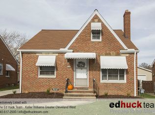 8214 Deerfield Dr, Parma, OH