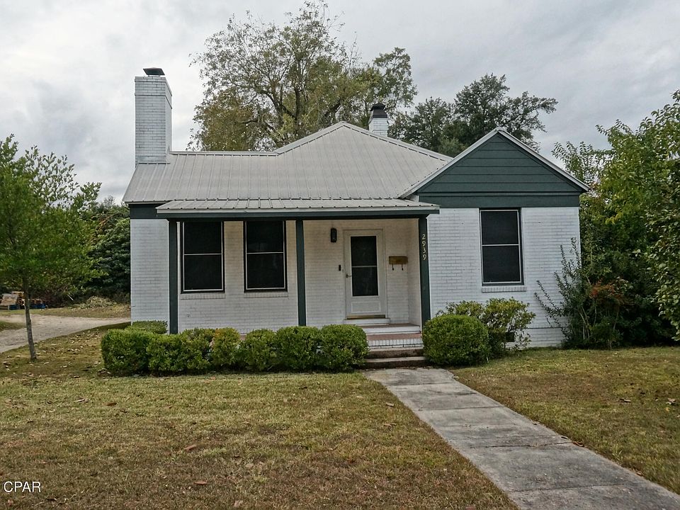 1st image of 2939 Russ St