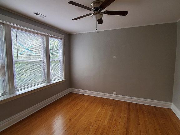 3rd image of 3404 W Lyndale St Floor 2