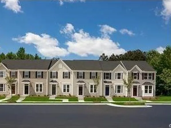 2221 Palm Ct, Sandston, VA 23150