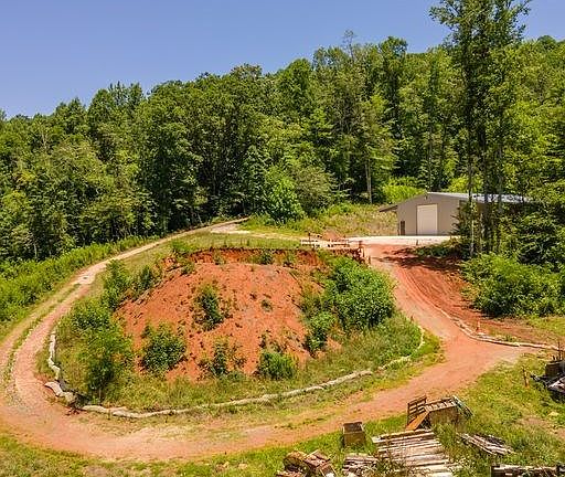 4th image of 529 Calebs Way