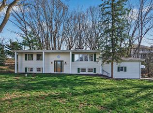 11860 Sunnybrook Rd, Eden Prairie, MN 55347