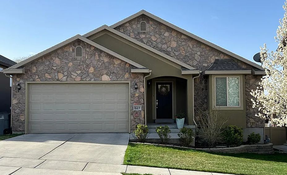 1st image of 517 W Aspen Peak Dr #517