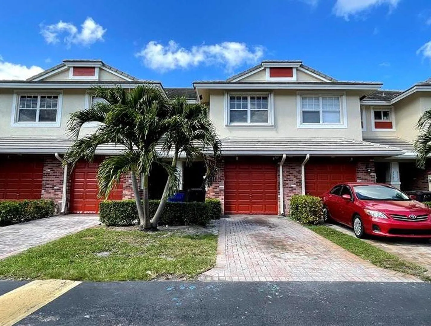 2 bed, 2.5 bath, 1574 sqft, $2,600 — Photo 1