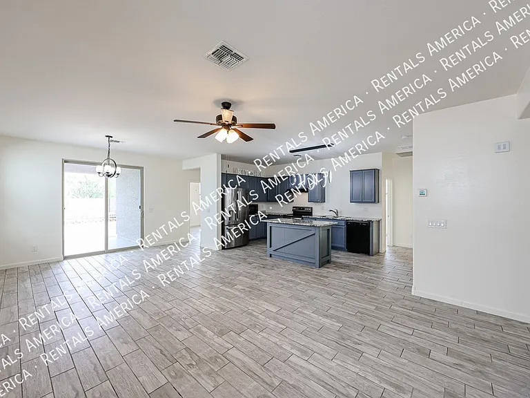 9820 W Sanna St — Photo 11