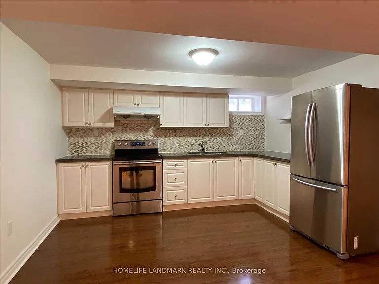 32 Escapade Dr #LOWER — Photo 5