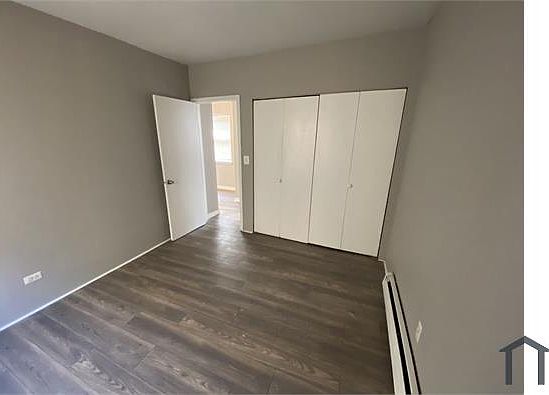 4th image of 4615 S Drexel Blvd APT 1B