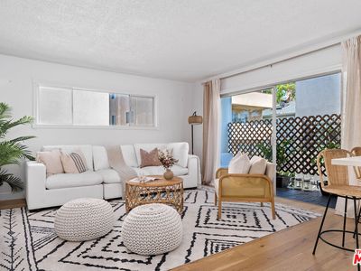 2431 3rd St APT 10, Santa Monica, CA, 90405