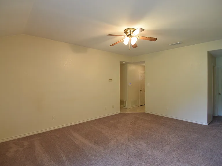 1505 Oleta St — Photo 9