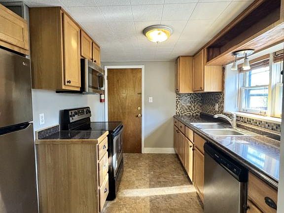 2nd image of 1232 1/2 Hauser Blvd