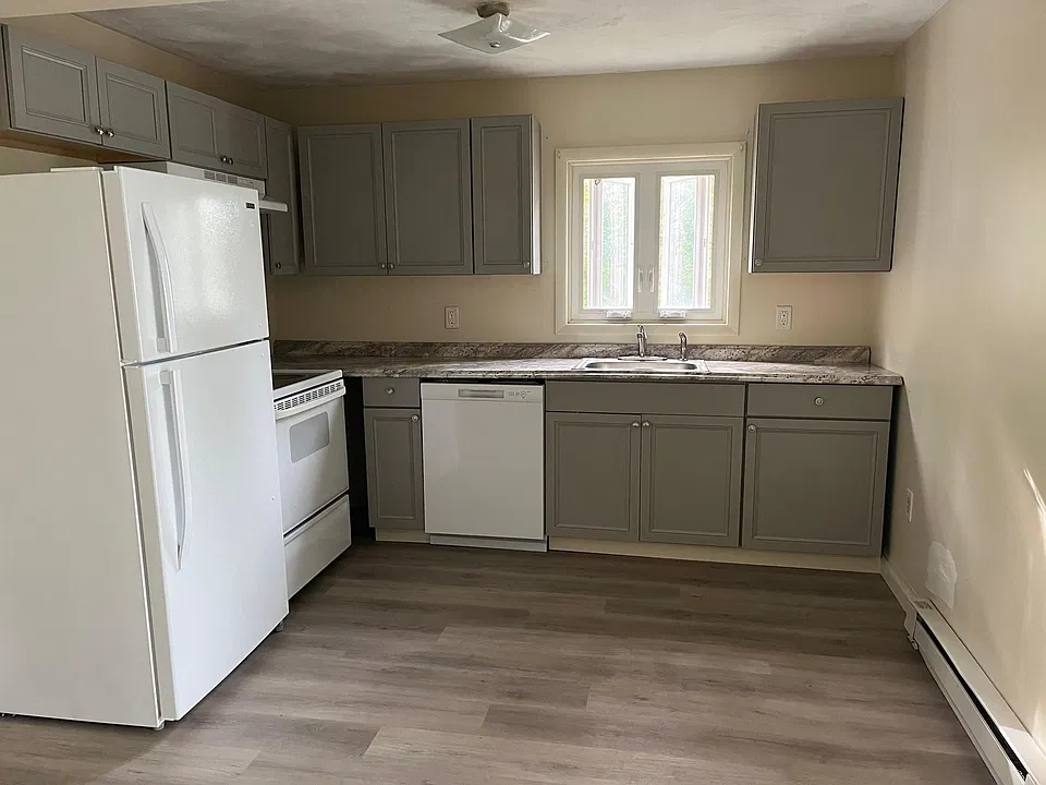 15 Redfield Ave #4