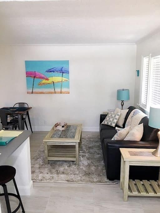 1st image of 618 SE 4th Ave APT 1
