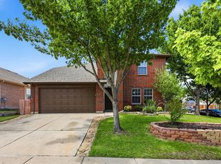 800 Poncho Ln, Haslet, TX 76052