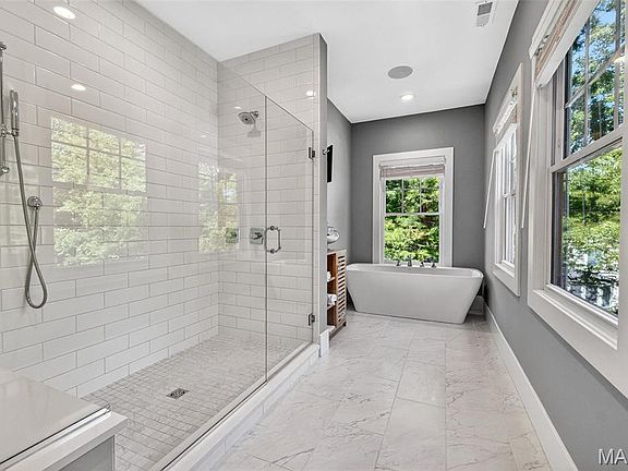 5th image of 413 E Madison Ave