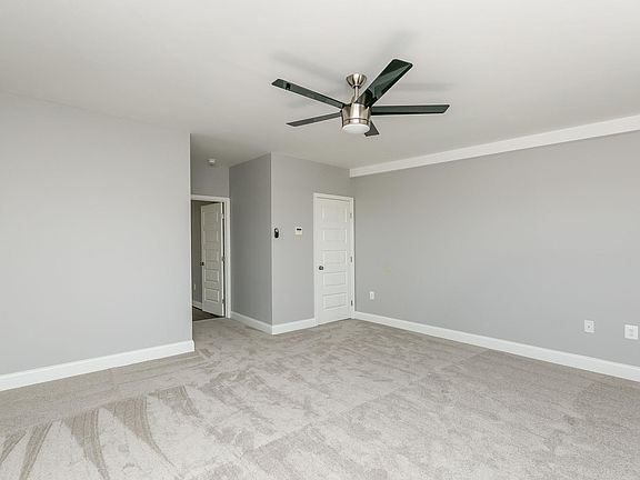 5th image of 133 E North Ave #303