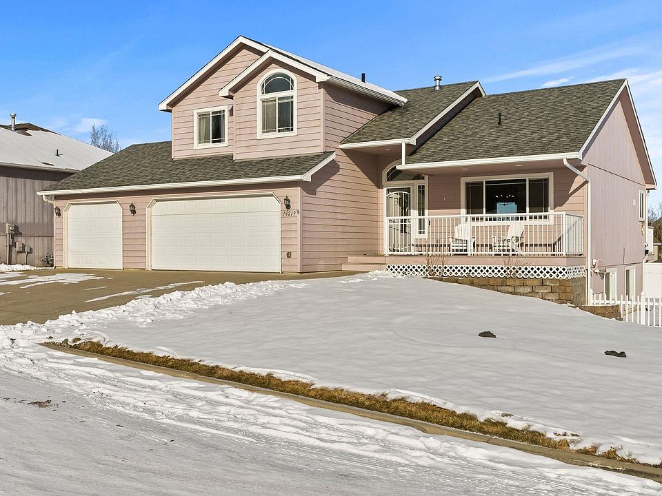 1st image of 18219 E Crescent Dr
